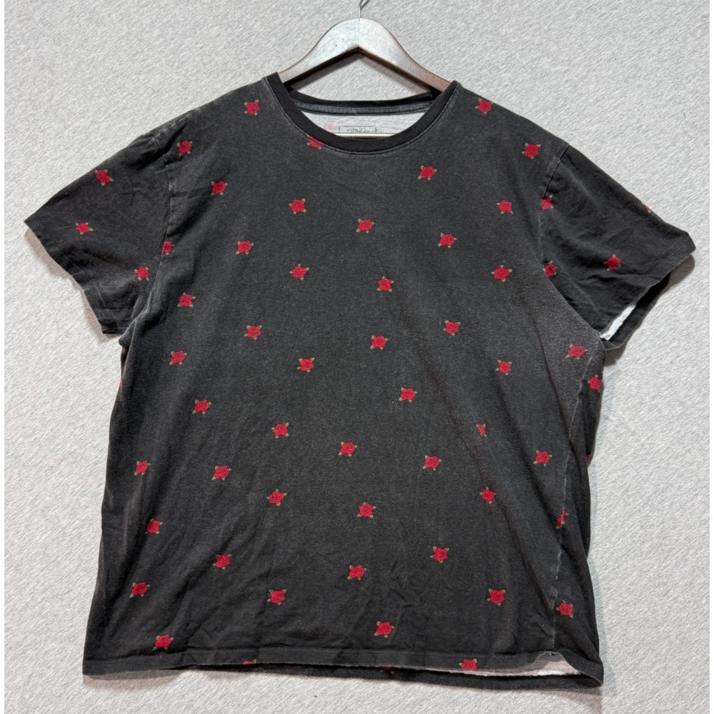 Rue21 Straight Hem Jersey T Shirt Womens XL Black Red Allover Rose Print Cotton